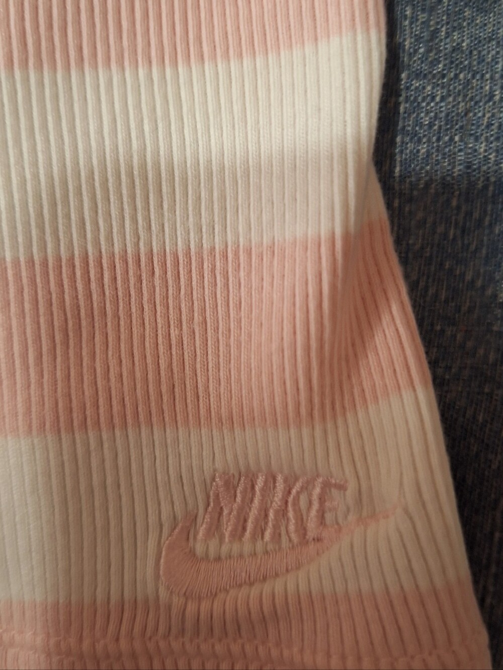 Nike Pink & White Striped Ribbed Tank Top Large - Picture 4 of 4